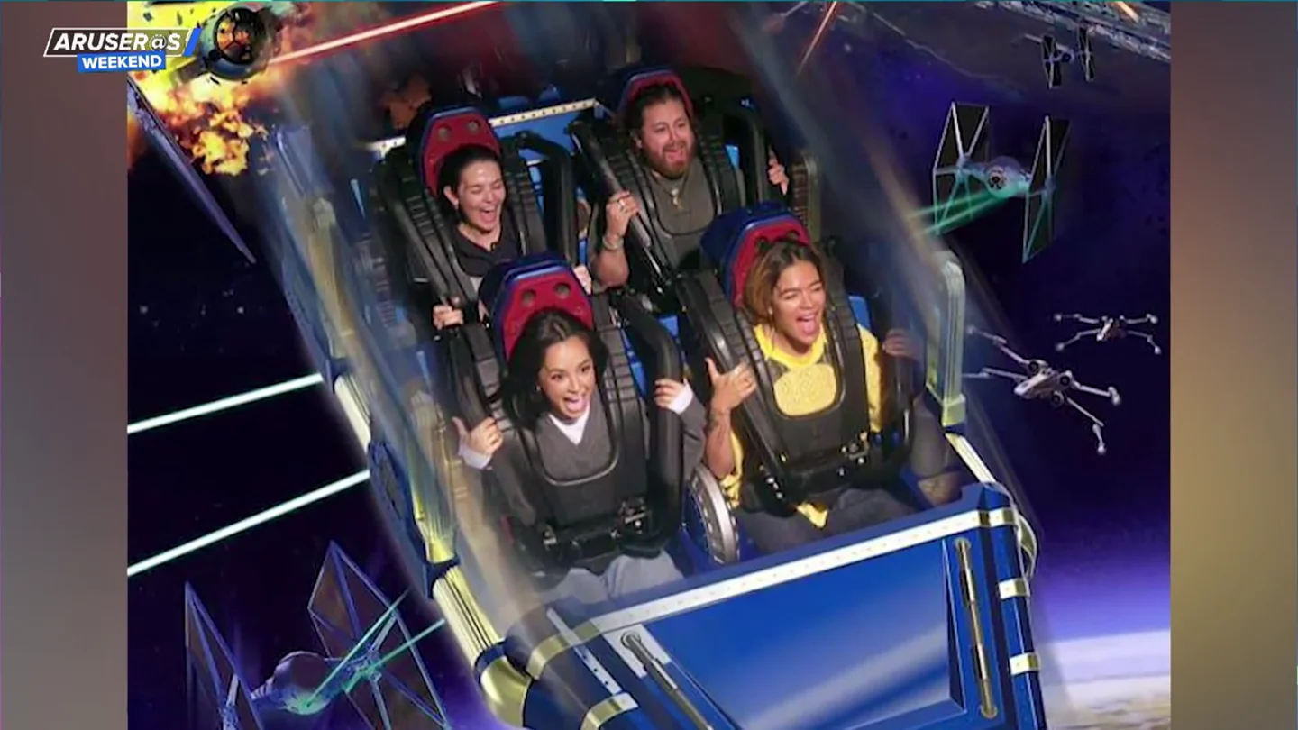 El viral de Karol G y Becky G disfrutando de las atracciones de Disneyland París El viral de Karol G y Becky G disfrutando de las atracciones de Disneyland París