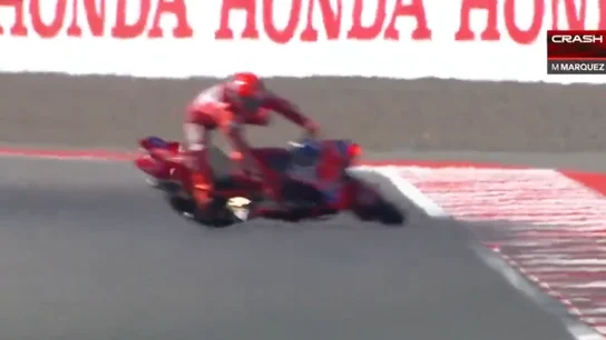 Dura caída de Marc Márquez en Indonesia Dura caída de Marc Márquez en Indonesia