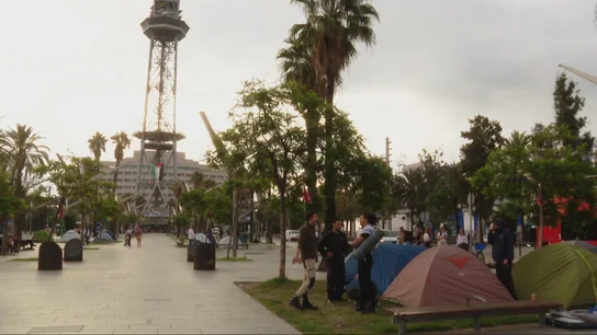 Primera noche de acampada en Barcelona contra el genocidio en Gaza y en apoyo a la Global Sumud Flotilla Primera noche de acampada en Barcelona contra el genocidio en Gaza y en apoyo a la Global Sumud Flotilla