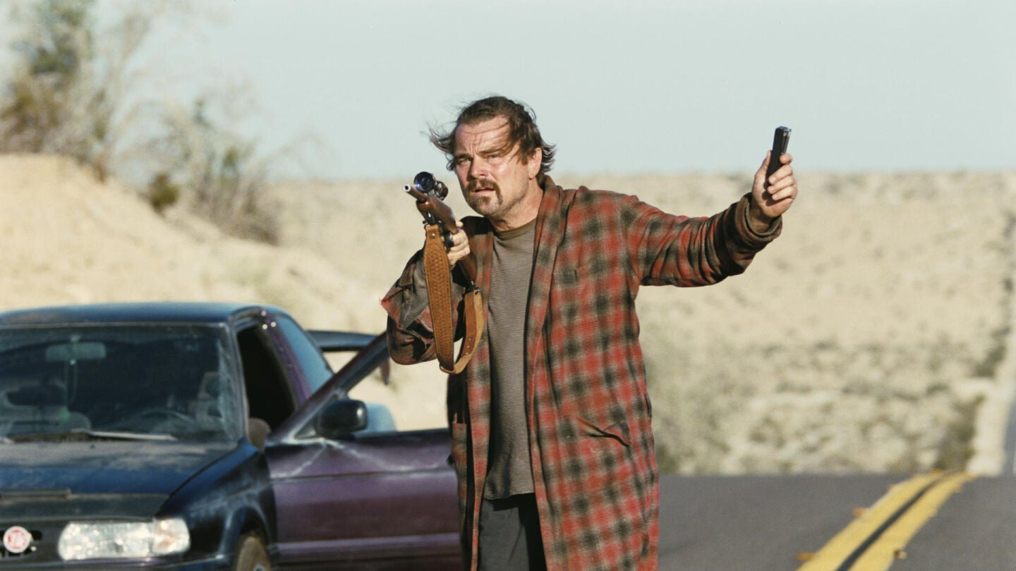  Leonardo DiCaprio, durante el rodaje de una escena de la película Una Batalla tras Otra
