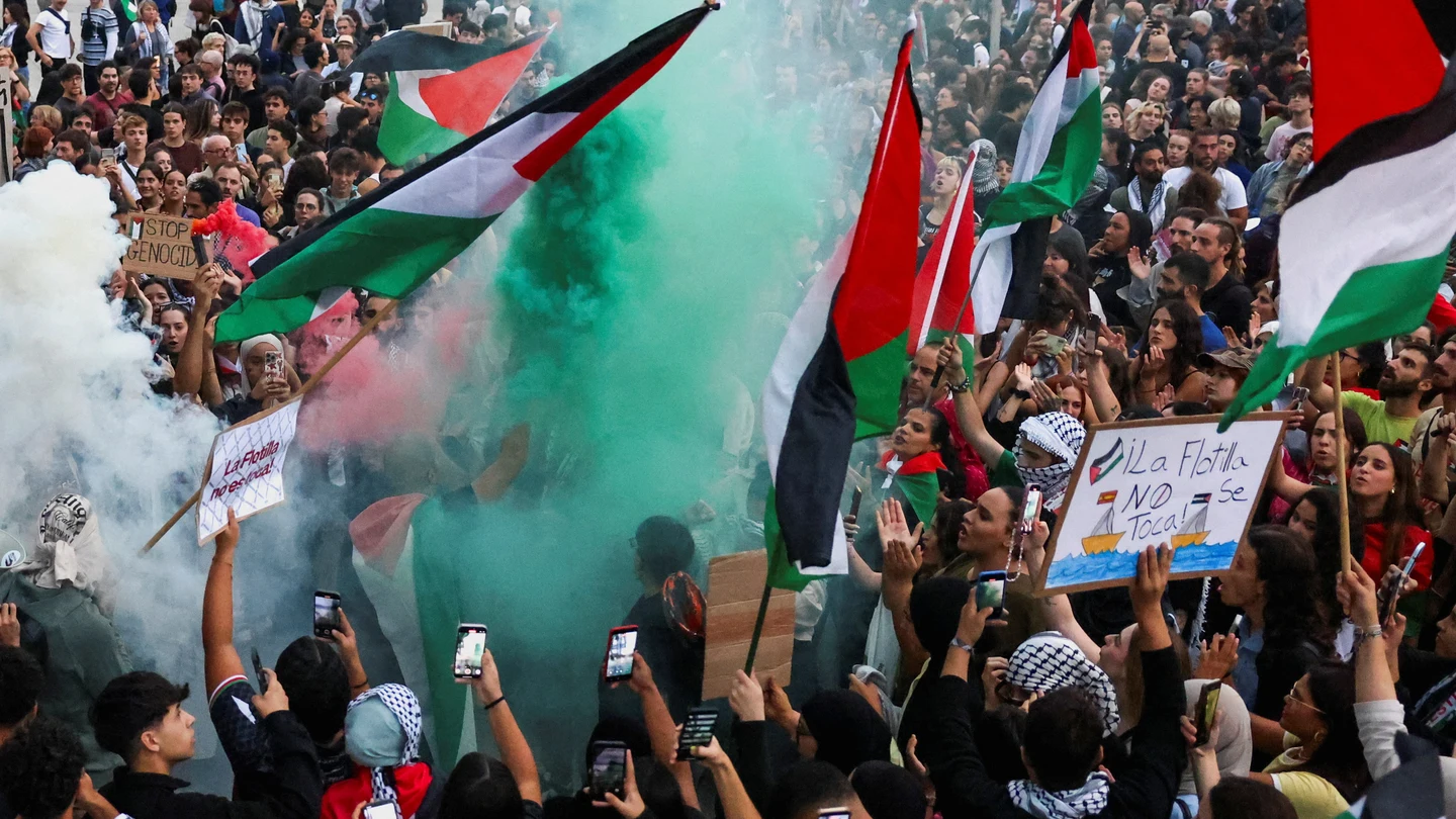 Manifestantes en Barcelona marchan en apoyo al pueblo palestino Manifestantes en Barcelona marchan en apoyo al pueblo palestino