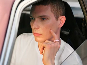 Oura Ring 4 Ceramic