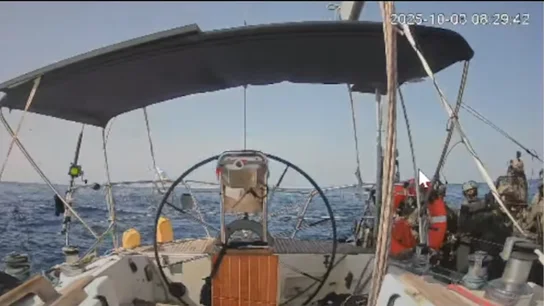 Momento en el que un barco de la marina israelí se acerca al Marinette. Momento en el que un barco de la marina israelí se acerca al Marinette.