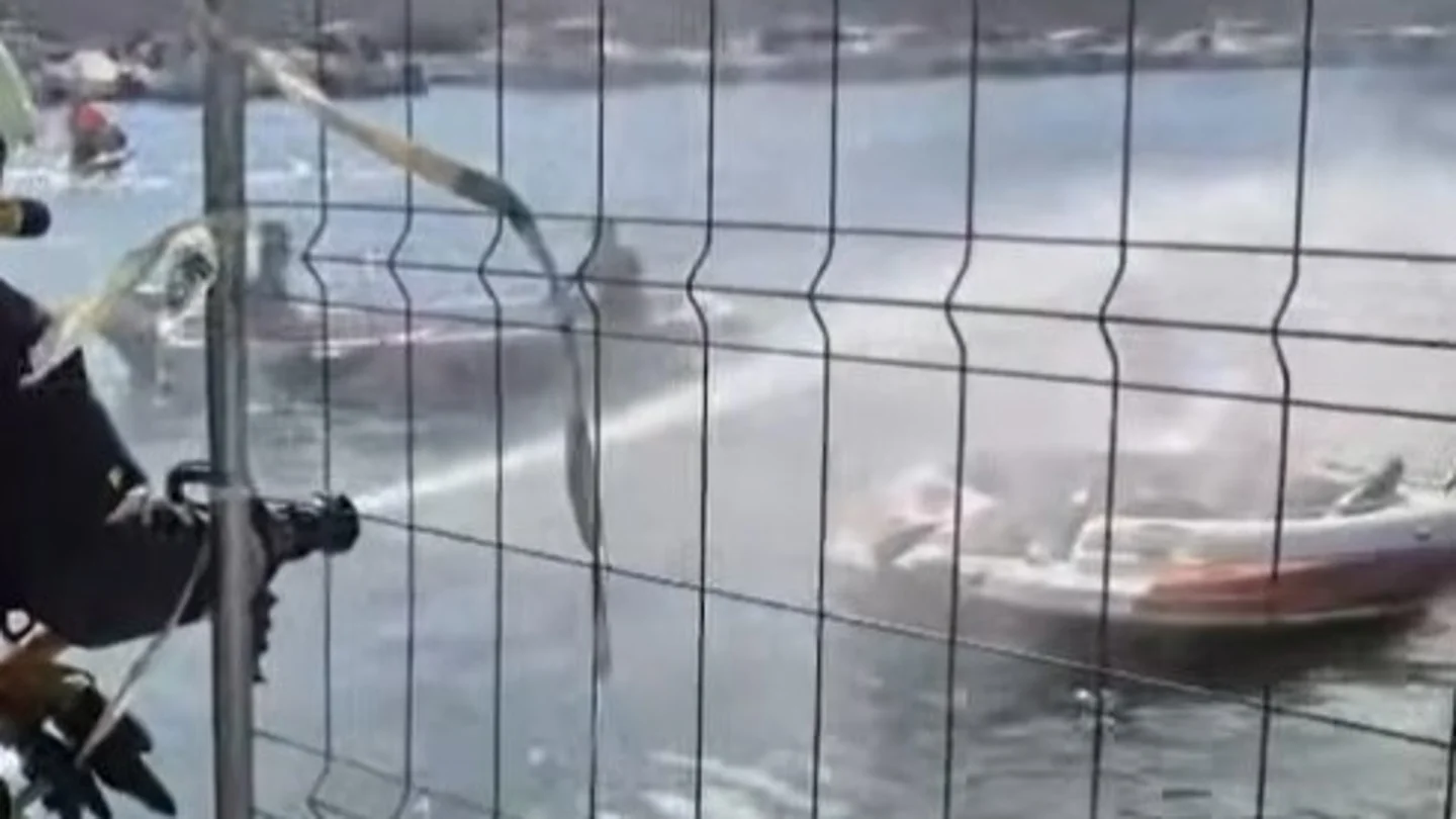 Explosión de un barco en el puerto de Fuengirola. Explosión de un barco en el puerto de Fuengirola.