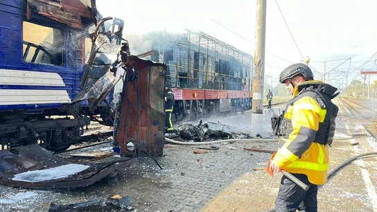 Al menos un muerto y 30 heridos tras un ataque ruso en una estación de tren de Sumi, Ucrania Al menos un muerto y 30 heridos tras un ataque ruso en una estación de tren de Sumi, Ucrania