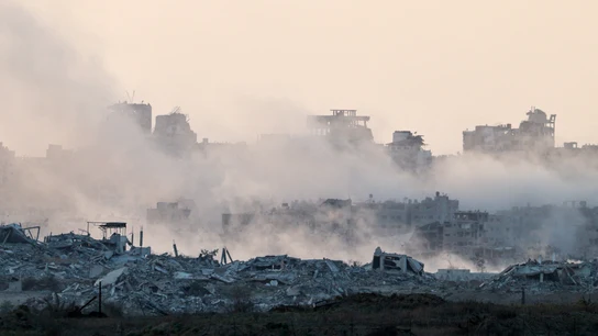 Humo alrededor de Ciudad de Gaza este sábado Humo alrededor de Ciudad de Gaza este sábado