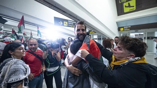 Varios activistas de la Global Sumud Flotilla a su llegada al Aeropuerto en Bilbao, Vizcaya, País Vasco (España) Varios activistas de la Global Sumud Flotilla a su llegada al Aeropuerto en Bilbao, Vizcaya, País Vasco (España)