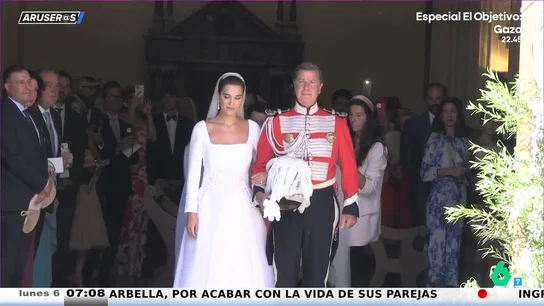 Alfonso Martínez de Irujo se equivoca de boda: así entra en la de unos desconocidos pensando que es la de Cayetano Martínez de Irujo Alfonso Martínez de Irujo se equivoca de boda: así entra en la de unos desconocidos pensando que es la de Cayetano Martínez de Irujo