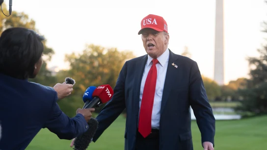 El presidente de Estados Unidos, Donald Trump, habla con los medios de comunicación en la Casa Blanca El presidente de Estados Unidos, Donald Trump, habla con los medios de comunicación en la Casa Blanca