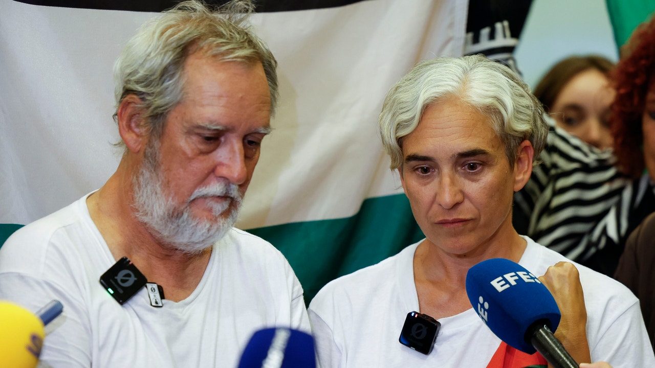 Agresiones, vejaciones, "abusos y maltratos": Ada Colau y el resto de miembros de la Flotilla denuncian el "trato denigrante" de Israel