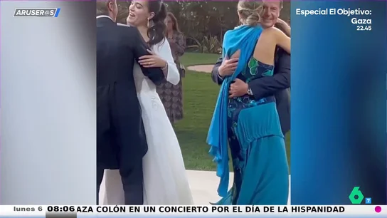 Bárbara Mirjan y Amina: la amistad de la mujer y la hija de Cayetano Martínez de Irujo en su boda: "Se llevan pocos años" Bárbara Mirjan y Amina: la amistad de la mujer y la hija de Cayetano Martínez de Irujo en su boda: "Se llevan pocos años"