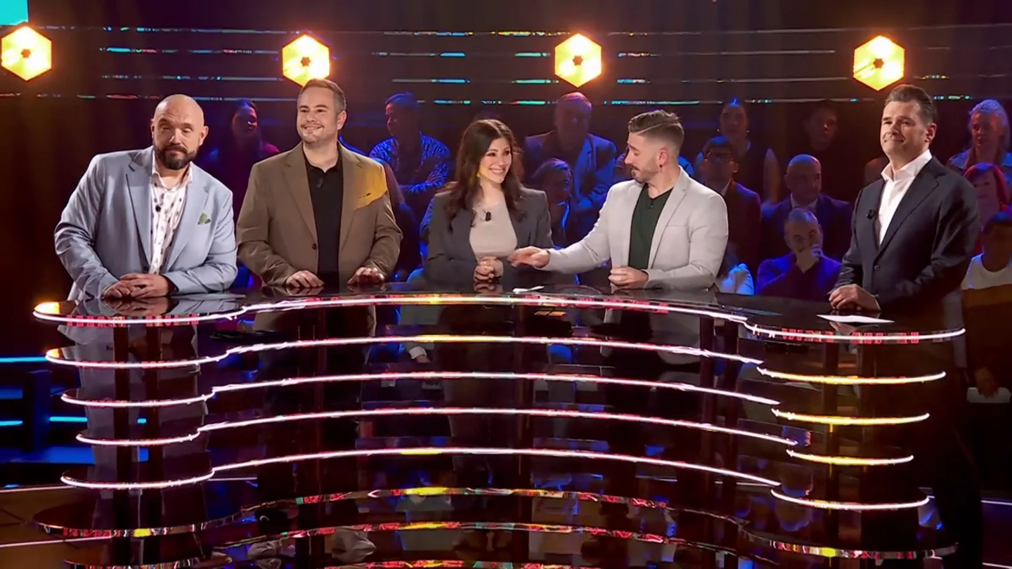 Juan y Andrea abandonan su 'tesoro' en el último momento en una dura negociación con Marc Flotats en Tesoro o Cacharro Juan y Andrea abandonan su 'tesoro' en el último momento en una dura negociación con Marc Flotats en Tesoro o Cacharro