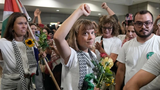 La activista sueca Greta Thunberg, a su llegada al aeropuerto Eleftherios Venizelos de Atenas La activista sueca Greta Thunberg, a su llegada al aeropuerto Eleftherios Venizelos de Atenas