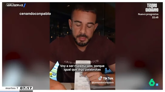 El enfado de un cliente cuando en un restaurante del Bernabéu le piden "una propina de sugerencia": "Esto es muy feo, voy a ser maleducado" El enfado de un cliente cuando en un restaurante del Bernabéu le piden "una propina de sugerencia": "Esto es muy feo, voy a ser maleducado"
