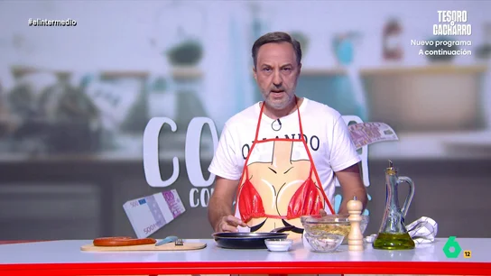 'Ábalos' debuta como chef y prepara pasta gansa con chistorra: "Un plato que, además de la tripa, te llena el bolsillo" 'Ábalos' debuta como chef y prepara pasta gansa con chistorra: "Un plato que, además de la tripa, te llena el bolsillo"