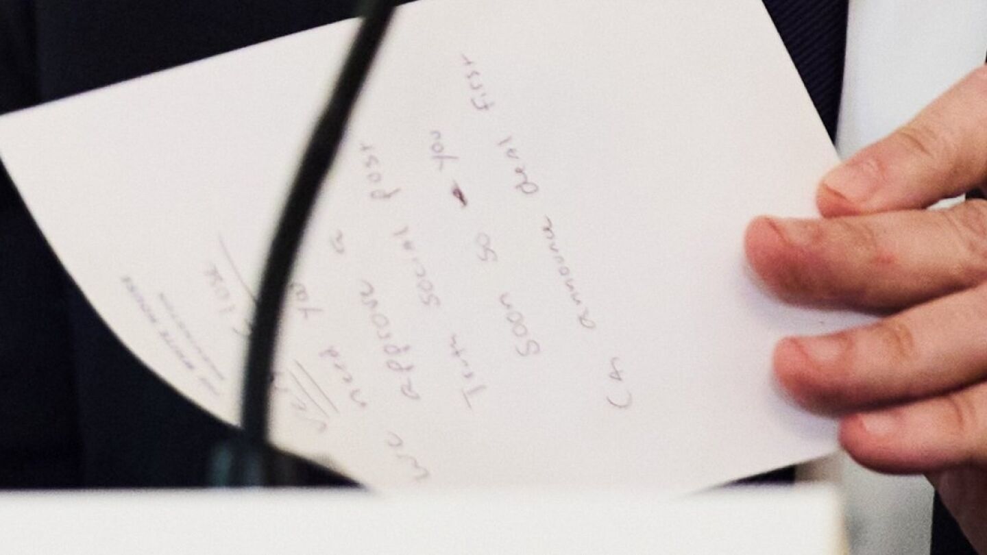 Nota entregada por Marco Rubio a Donald Trump. 