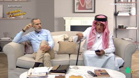 'Juan Carlos I' reprocha a 'Felipe VI' que lo esconda en el sótano de Zarzuela: "No sé si soy un monarca o una sandwichera" Raúl Pérez y el Gran Wyoming se han convertido en el rey Felipe VI y en el rey Juan Carlos en este nuevo capítulo de su particular 'sitcom'. Descúbrelo en el vídeo principal.