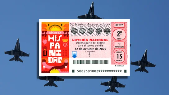 La Lotería Nacional se muda al domingo por el Día de la Hispanidad con un premio de 15 millones de euros. Décimo de la Lotería Nacional del Día de la Hispanidad sobre un fondo del desfile aéreo por el 12 de octubre de 2025.