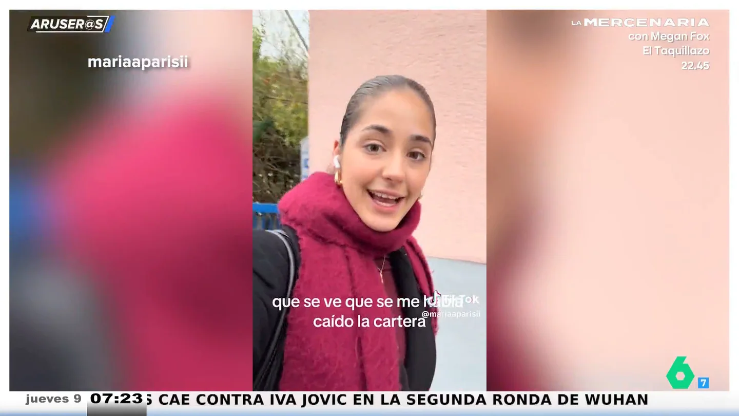 Una joven española que vive en Alemania se emociona al recuperar su cartera gracias al gesto de un desconocido Una joven española que vive en Alemania se emociona al recuperar su cartera gracias al gesto de un desconocido