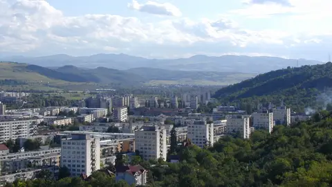 Bosque Hoia-Baciu junto a la ciudad de Cluj-Napoca Bosque Hoia-Baciu junto a la ciudad de Cluj-Napoca