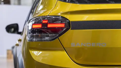 La versión off-road del coche más vendido de España se renueva en 2026 con nuevo look, más potencia, y nueva etiqueta ECO Dacia Sandero Stepway 2026