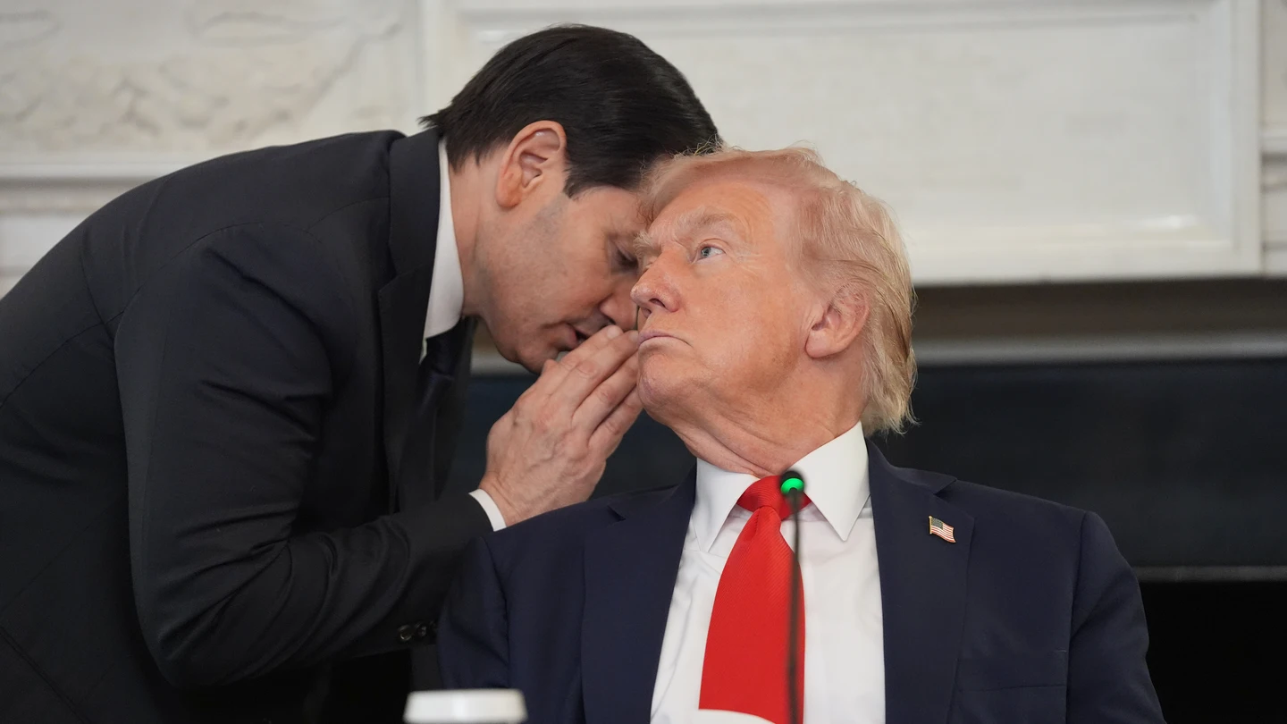 Marco Rubio comunica la noticia del acuerdo entre Israel y Hamás a Donald Trump Marco Rubio comunica la noticia del acuerdo entre Israel y Hamás a Donald Trump