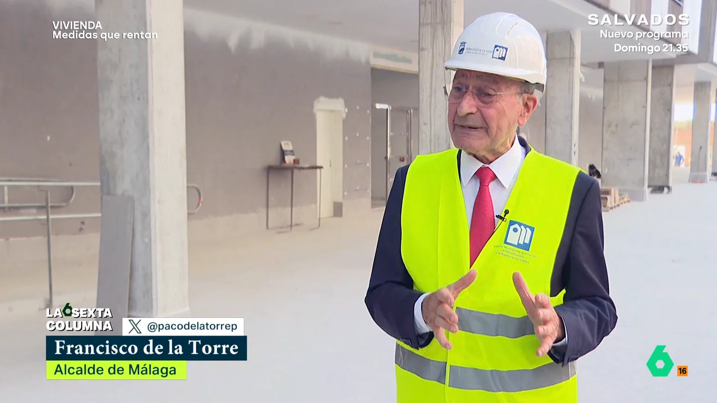 La medida estrella del Ayuntamiento de Málaga en materia de vivienda que pone de acuerdo a políticos de PP y PSOE laSexta Columna acompaña a Francisco de la Torre, alcalde de Málaga, a una promoción de viviendas públicas de alquiler asequible y analiza con él sus iniciativas para regular los pisos turísticos en la ciudad.