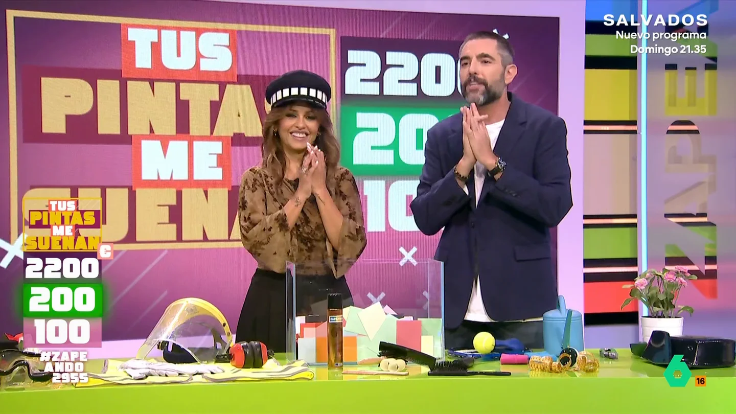 Víctor se lleva el bote de 2.200 euros de 'Tus pintas me suenan': "Os lo dedico a todos vosotros" Este concursante ha conseguido acertar las profesiones de los tres participantes gracias a las pistas que han dado sobre la ropa que llevan en su trabajo. Descubre cuáles son estos looks en el vídeo principal.
