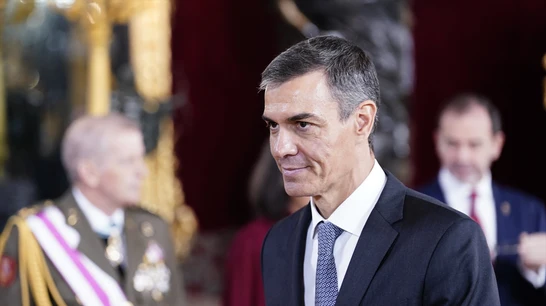 Sánchez abandona la recepción en el Palacio Real antes de tiempo y no se reúne con la prensa