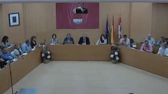 Momento del pleno en Laguna de Duero (Valladolid) Momento del pleno en Laguna de Duero (Valladolid)