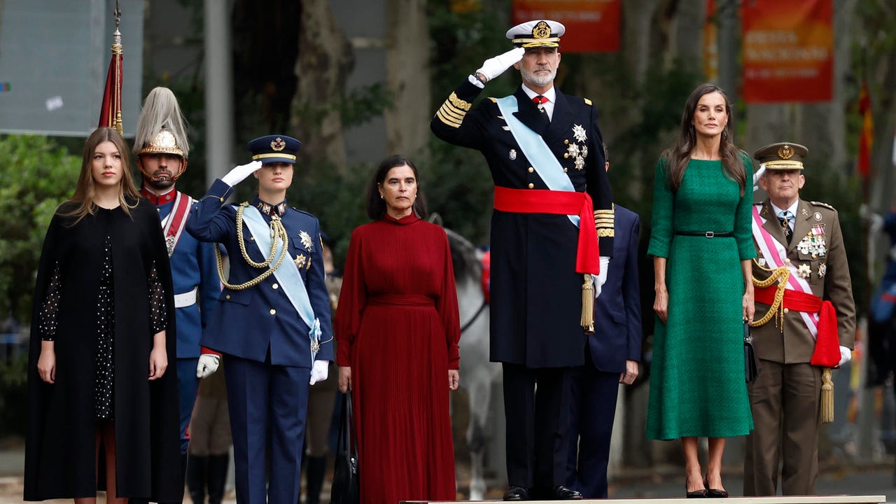 Madrid acoge un desfile del 12-O presidido por toda la familia real por primera vez desde 2020