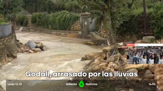 Las lluvias torrenciales dejan graves daños en Godall (Tarragona): vehículos arrasados, calles y viviendas inundadas
