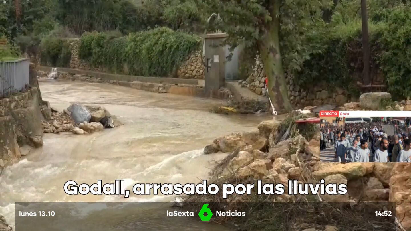 Las lluvias torrenciales dejan graves daños en Godall (Tarragona): vehículos arrasados, calles y viviendas inundadas