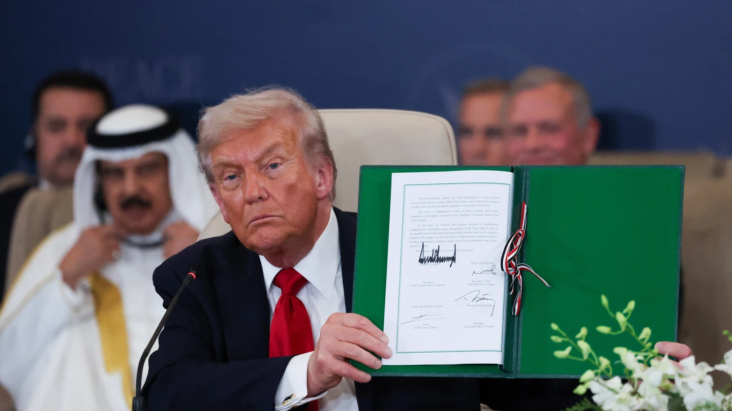 Donald Trump firma el acuerdo de paz para la Franja de Gaza Donald Trump firma el acuerdo de paz para la Franja de Gaza