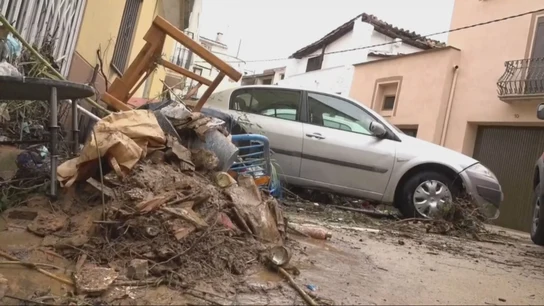 Las lluvias torrenciales dejan graves daños en Godall (Tarragona): vehículos arrasados, calles y viviendas inundadas Las lluvias torrenciales dejan graves daños en Godall (Tarragona): vehículos arrasados, calles y viviendas inundadas