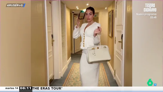Alfonso Arús, del vídeo de Georgina Rodríguez con sus looks en París: "¿Crees que puede llevar un bolso falso?" Alfonso Arús, del vídeo de Georgina Rodríguez con sus looks en París: "¿Crees que puede llevar un bolso falso?"