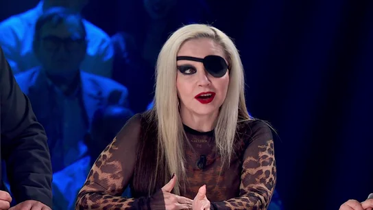 Alaska desvela su lado más coleccionista con una anécdota de la infancia: "Con el dinero del menú del cole me compraba vinilos" Alaska desvela su lado más coleccionista con una anécdota de la infancia: "Con el dinero del menú del cole me compraba vinilos"