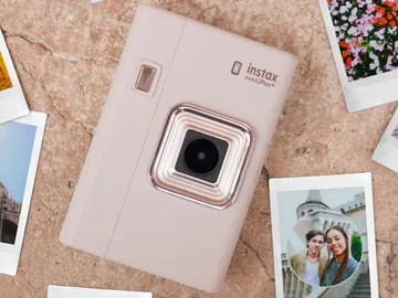 Fujifilm lanza su nueva cámara híbrida instax mini LiPlay+ Fujifilm lanza su nueva cámara híbrida instax mini LiPlay+