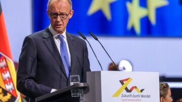 El canciller germano, Friedrich Merz, pronuncia un discurso durante la reciente celebración del Día de la Unidad alemana en Saarbruecken (Alemania).