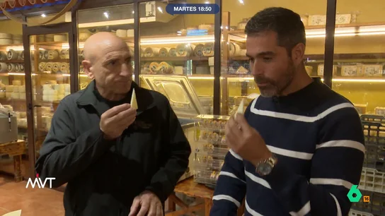 Pablo Ojeda descubre cómo se elabora "el mejor queso manchego del mundo" El experto en nutrición ha visitado la quesería Don Apolonio en que Luciano, uno de sus propietarios, todos los pasos necesarios para preparar un exquisito queso de oveja.