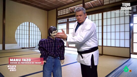 Miki Nadal se ha convertido en 'Manu Tazo', el 'asesor de protocolo' del presidente estadounidense para contar c&oacute;mo ha ense&ntilde;ado a Trump a dar sus fuertes apretones de manos. Descubre todos sus consejos en el v&iacute;deo principal. 