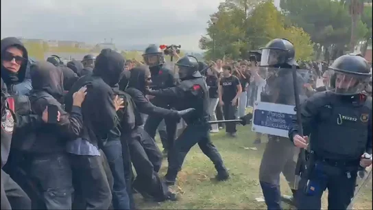 Cargas policiales durante una protesta en Barcelona Cargas policiales durante una protesta en Barcelona
