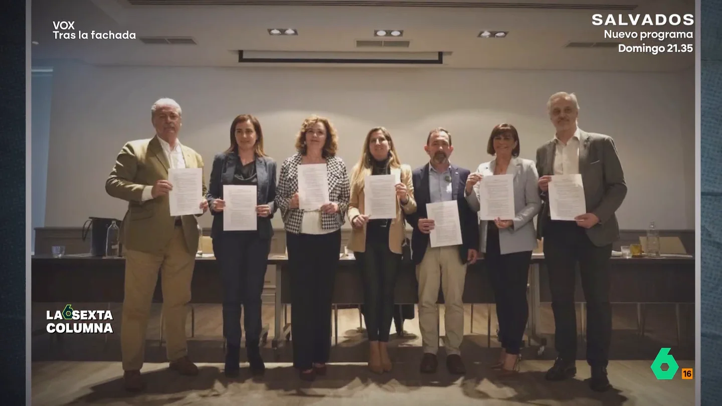 La Declaración de Barajas, o los 100 miembros de Vox que denunciaron "dudas sobre el origen y destino de los fondos del partido" El general Antonio Budiño recuerda en laSexta Columna la reunión que organizó con afiliados y militantes descontentos con la deriva autoritaria de Abascal en Vox, mientras pedían más transparencia sobre las cuentas del partido.