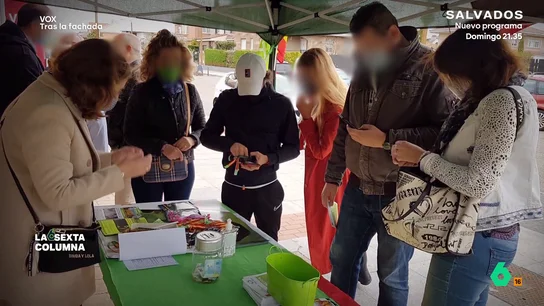 Huchas, merchandising y cajeros: la maniobra de Vox por la que se llevó la mayor sanción de la historia del Tribunal de Cuentas laSexta Columna analiza cómo Vox ingresó en cajeros hasta 400.000 euros, según el partido, por vender merchandising. Sin embargo, el Tribunal de Cuentas cree que la mayor parte eran donaciones en efectivo anónimas, prohibidas por ley.