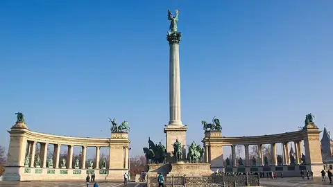 Plaza de los Héroes de Budapest Plaza de los Héroes de Budapest