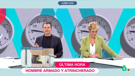 Iñaki López, sobre el cambio de hora: "Por lo menos dejaríamos de tener un problema con la hora del microondas" La propuesta de Pedro Sánchez sobre eliminar el cambio de hora estacional ha provocado un debate sobre qué horario se debería mantener. El presentador, por su parte, considera que acabar con el cambio de hora tendría otros beneficios.