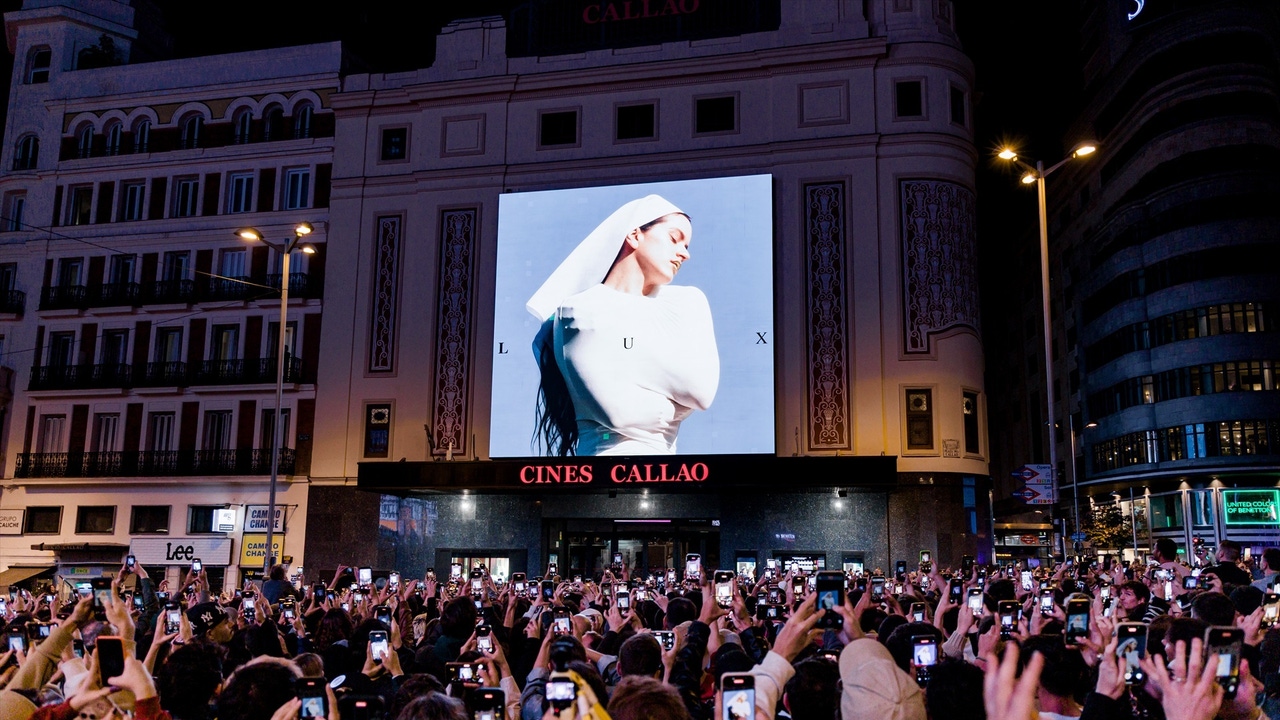 El Ayuntamiento de Madrid estudia si Rosalía tenía permisos para la presentación de su disco en Callao