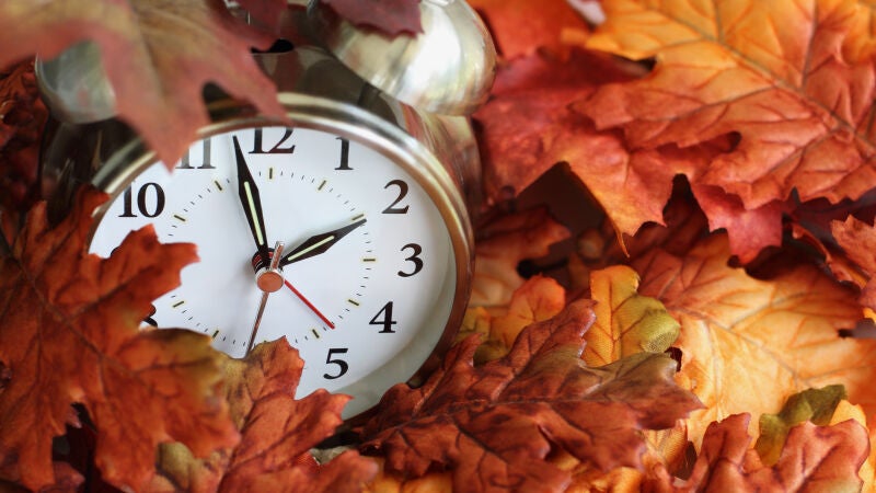 Astenia otoñal: qué es y por qué se intensifica con el cambio de hora