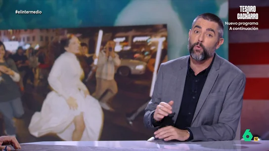 Dani Mateo analiza el caos de Rosaía en Callao: "No necesitó hablar, ni cantar, ni bailar para parar el centro de la capital" Dani Mateo analiza los detalles del caos que se desató ayer en el centro de Madrid por la presentación del nuevo disco de Rosalía, 'Lux', con calles cortadas, atascos y hasta la cantante corriendo por la Gran Vía rodeada de fans.