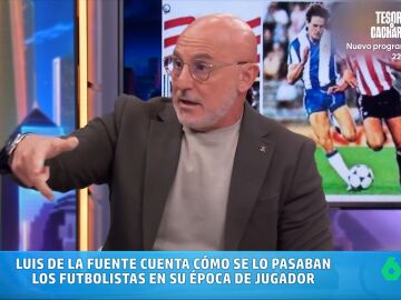 Luis de la Fuente recuerda cómo era la alimentación cuando era jugador: "Me lo tomaba tan en serio que me metía un chuletón" Luis de la Fuente recuerda cómo era la alimentación cuando era jugador: "Me lo tomaba tan en serio que me metía un chuletón"